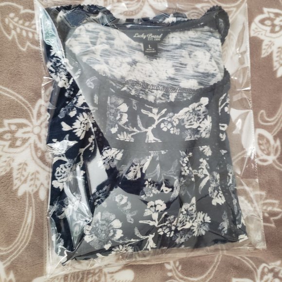 ✨ HP ✨Lucky Brand Blue/White Floral Top - Picture 6 of 7
